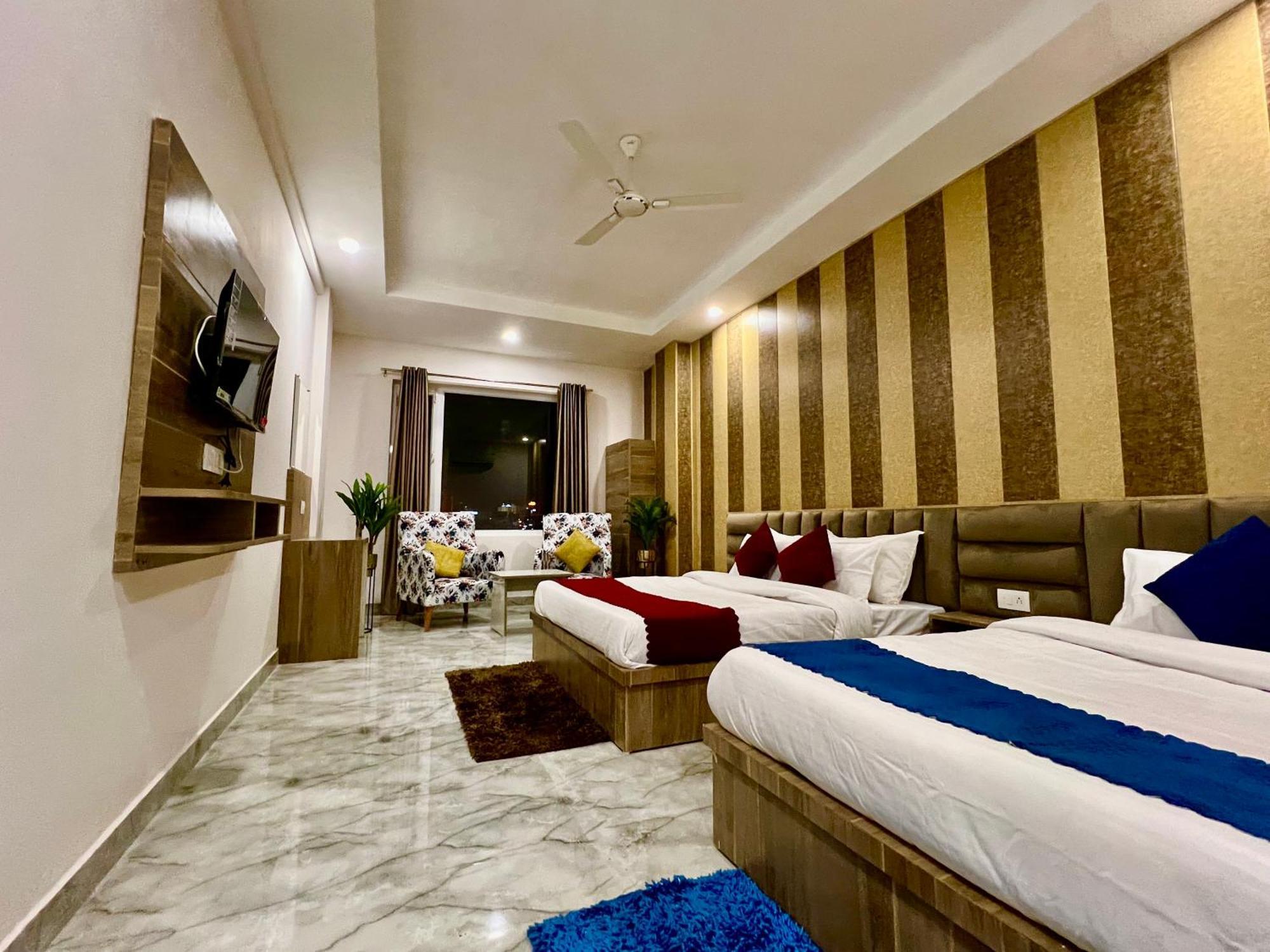 Hotel Laa Meridian - Heart Of Haridwar Exterior photo