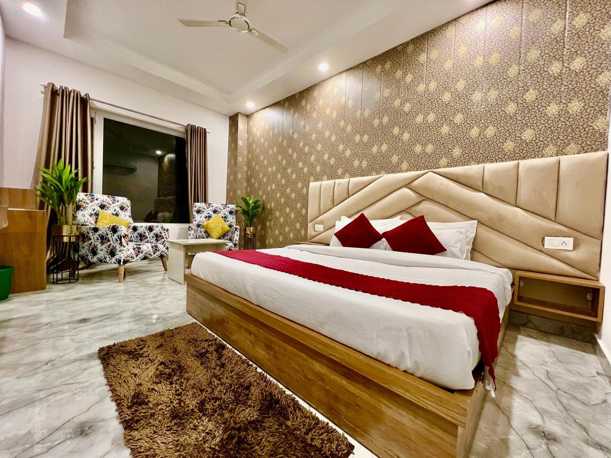 Hotel Laa Meridian - Heart Of Haridwar Exterior photo
